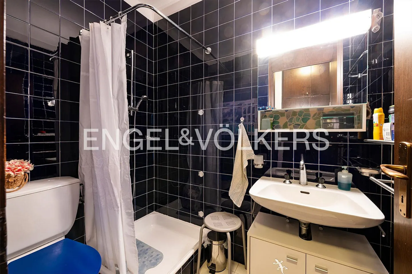 Lake View in a Quiet Location | 3.5 Rooms - Photo 7 of 13