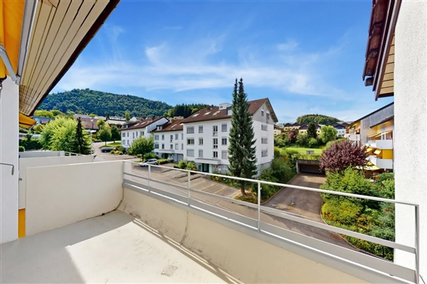 À la recherche d'une oasis résidentielle calme, appartement de 3,5 pièces fraîchement rénové - Photo 8 sur 10