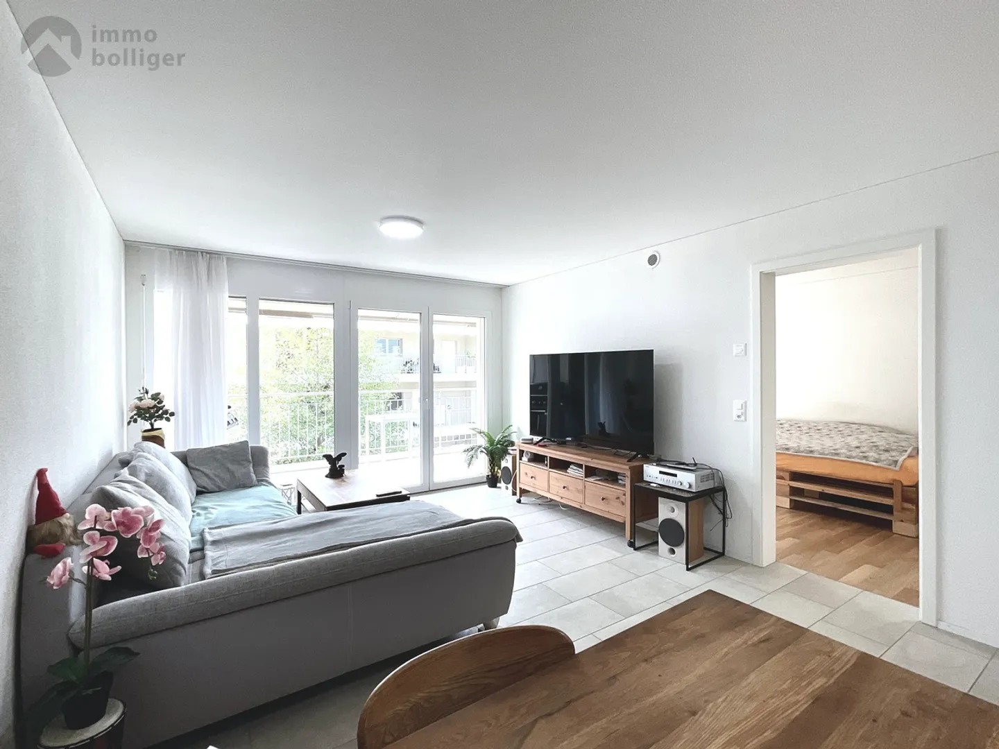 Petit mais bien moderne appartement de 2½ pièces avec grand balcon - Photo 1 sur 12