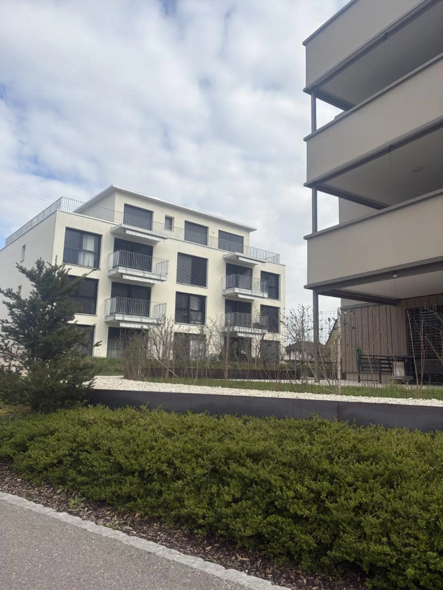 Moderne 1½-Zimmer-Wohnung in Seon - Foto 1 von 4