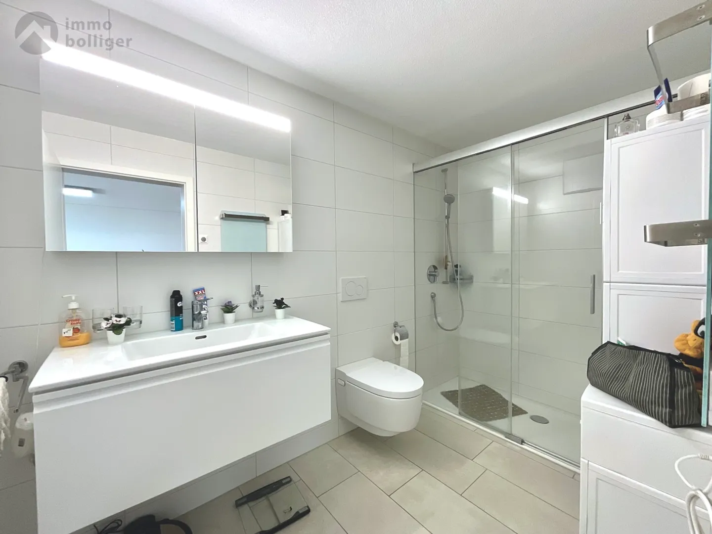 Petit mais bien moderne appartement de 2½ pièces avec grand balcon - Photo 7 sur 12