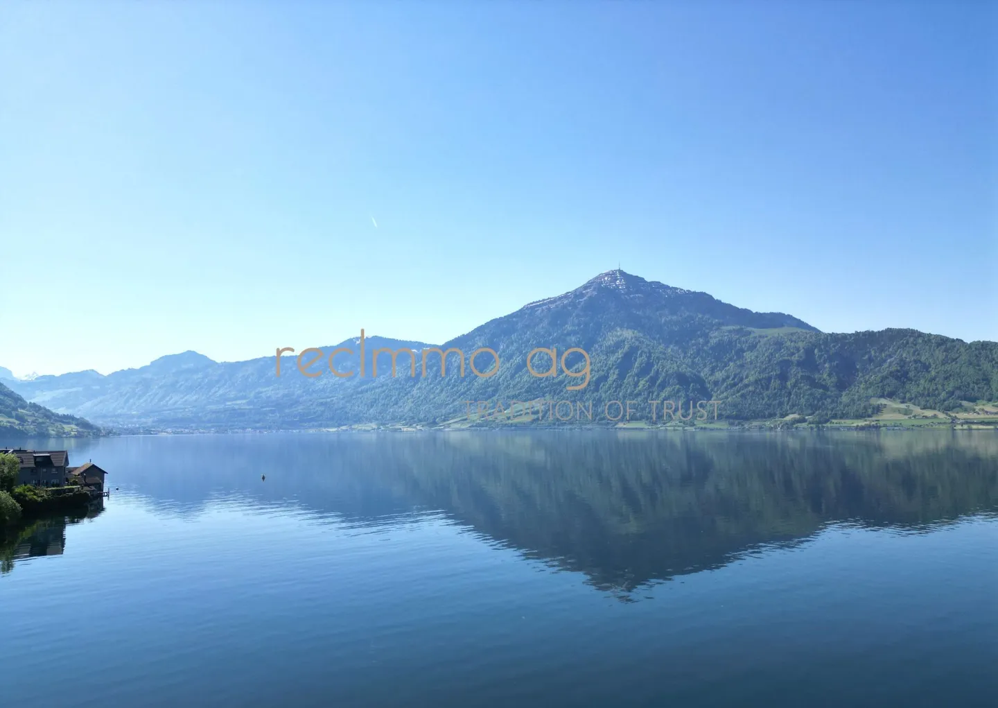 Spaziosa proprietà storica per amatori direttamente sul lago di Zugo - Foto 4 di 24