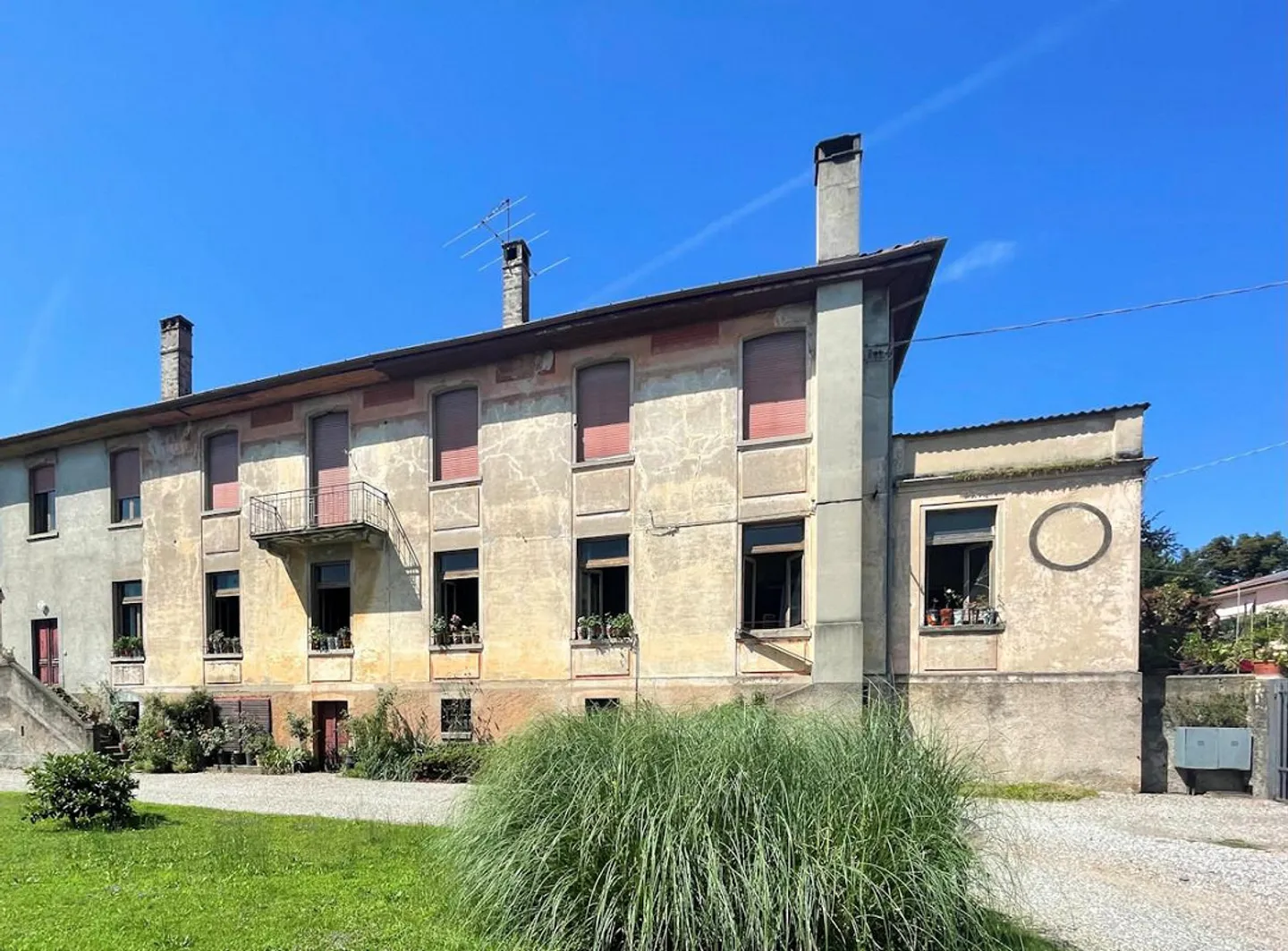 Rodero (Italia): si vende stabile di 2 piani - Foto 1 di 4
