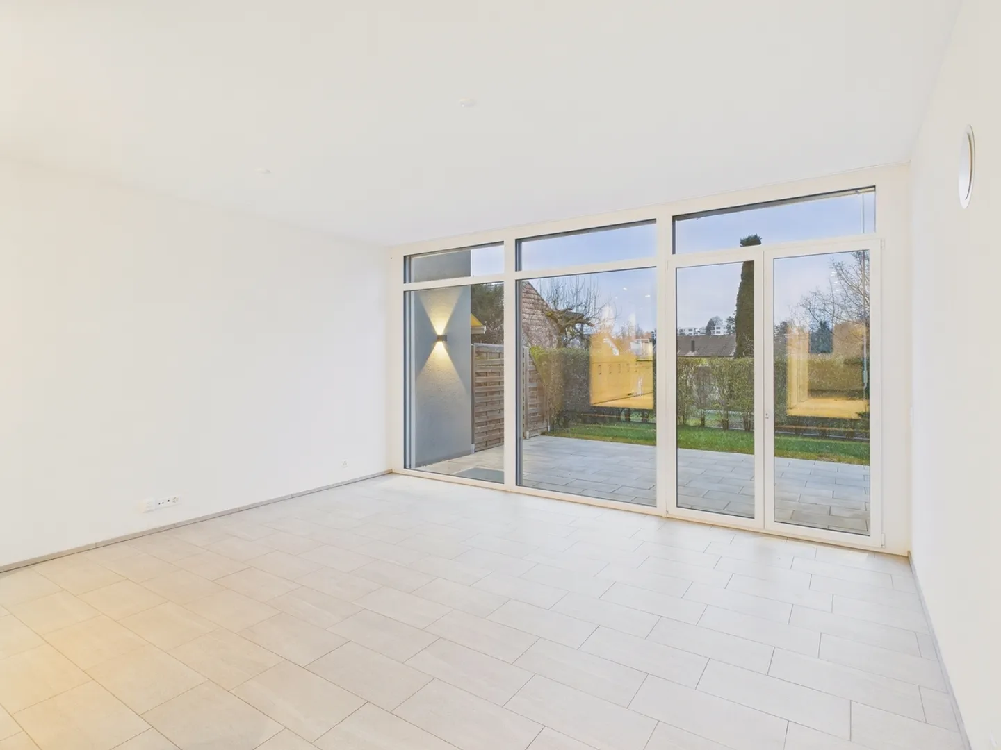 Moderna casa a schiera di 5,5 stanze in posizione esclusiva e privilegiata ad Allschwil - Foto 2 di 13