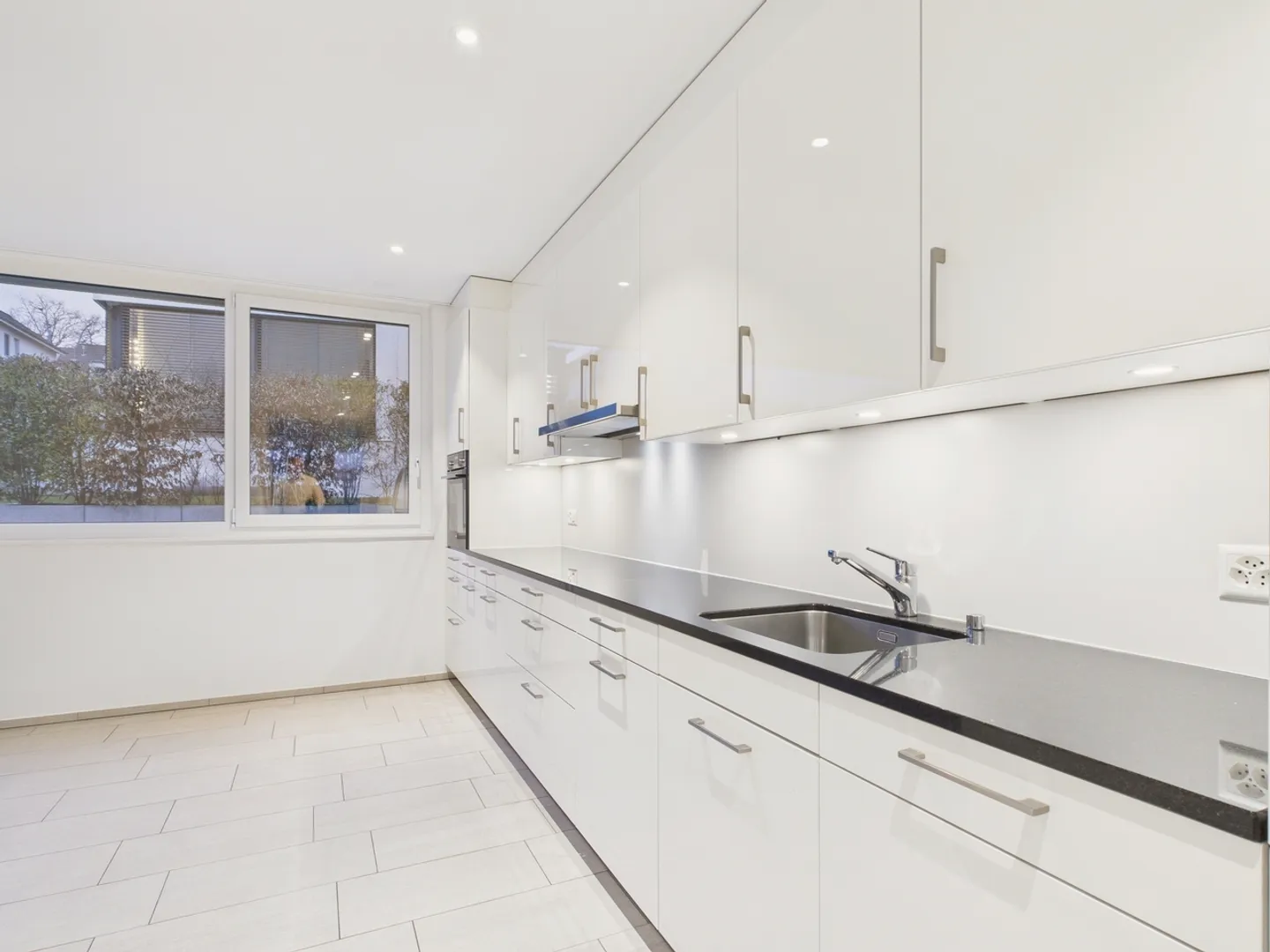 Moderna casa a schiera di 5,5 stanze in posizione esclusiva e privilegiata ad Allschwil - Foto 6 di 13