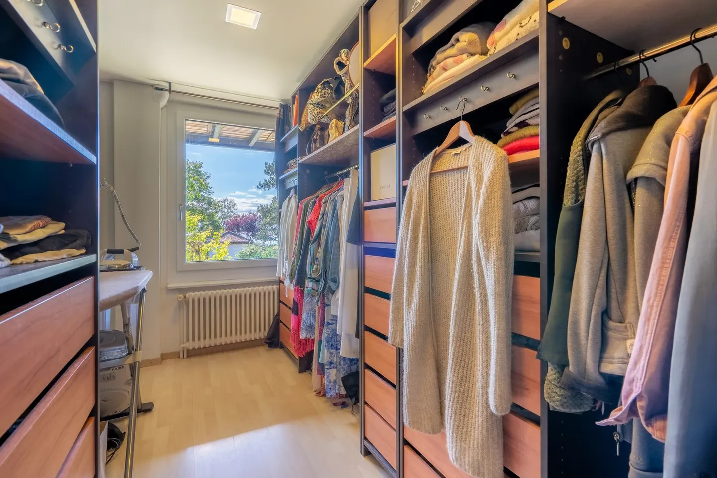 Magnifico appartamento di 5,5 locali a Chez-le-Bart – Vista, tranquillità e finiture di alta gamma - Foto 8 di 12