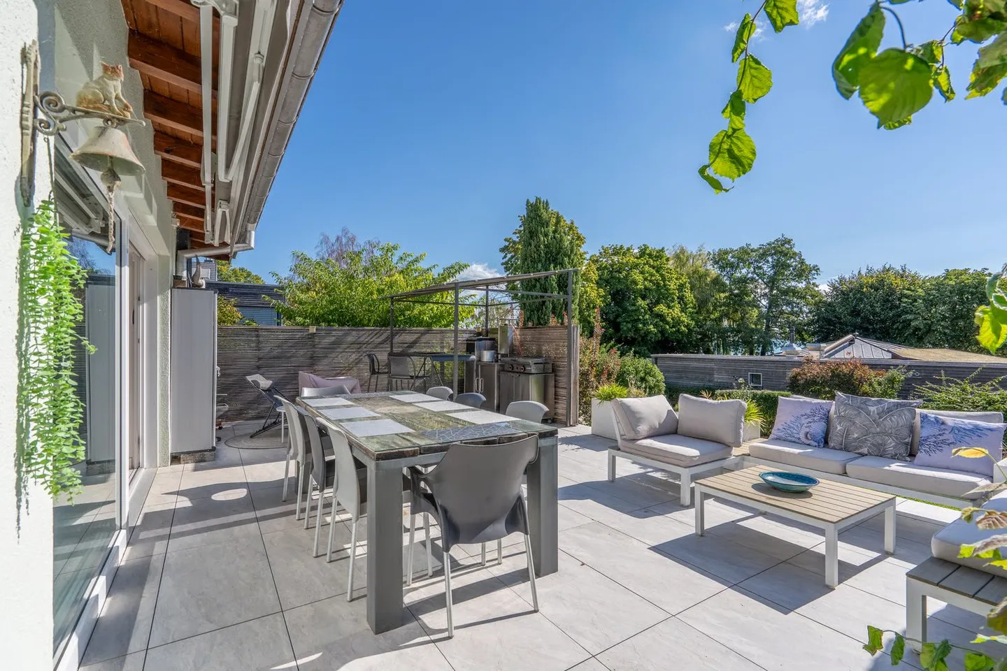 Magnifico appartamento di 5,5 locali a Chez-le-Bart – Vista, tranquillità e finiture di alta gamma - Foto 10 di 12