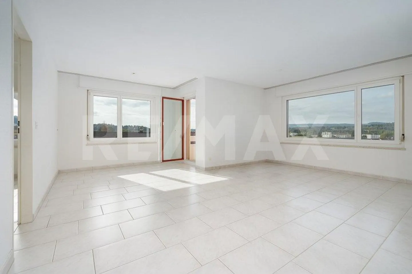 Helle 3½-Zimmer-Wohnung mit Aussicht - Foto 1 von 13