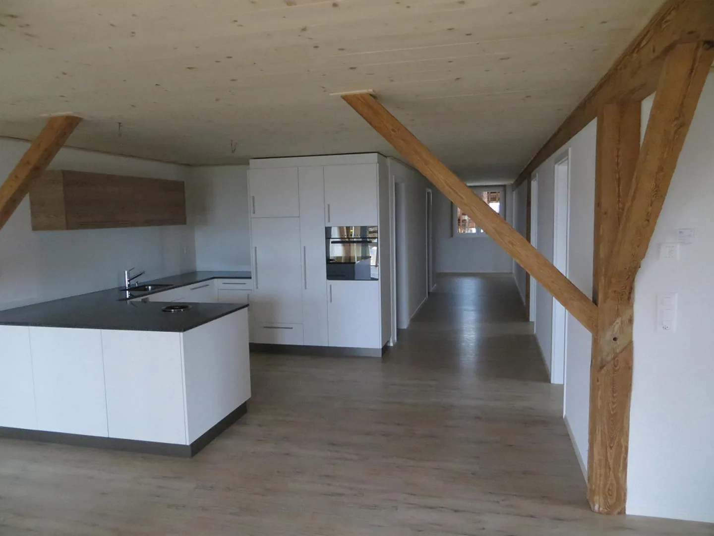 Spacious 4.5 Room Apartment with Charm - Photo 1 of 13
