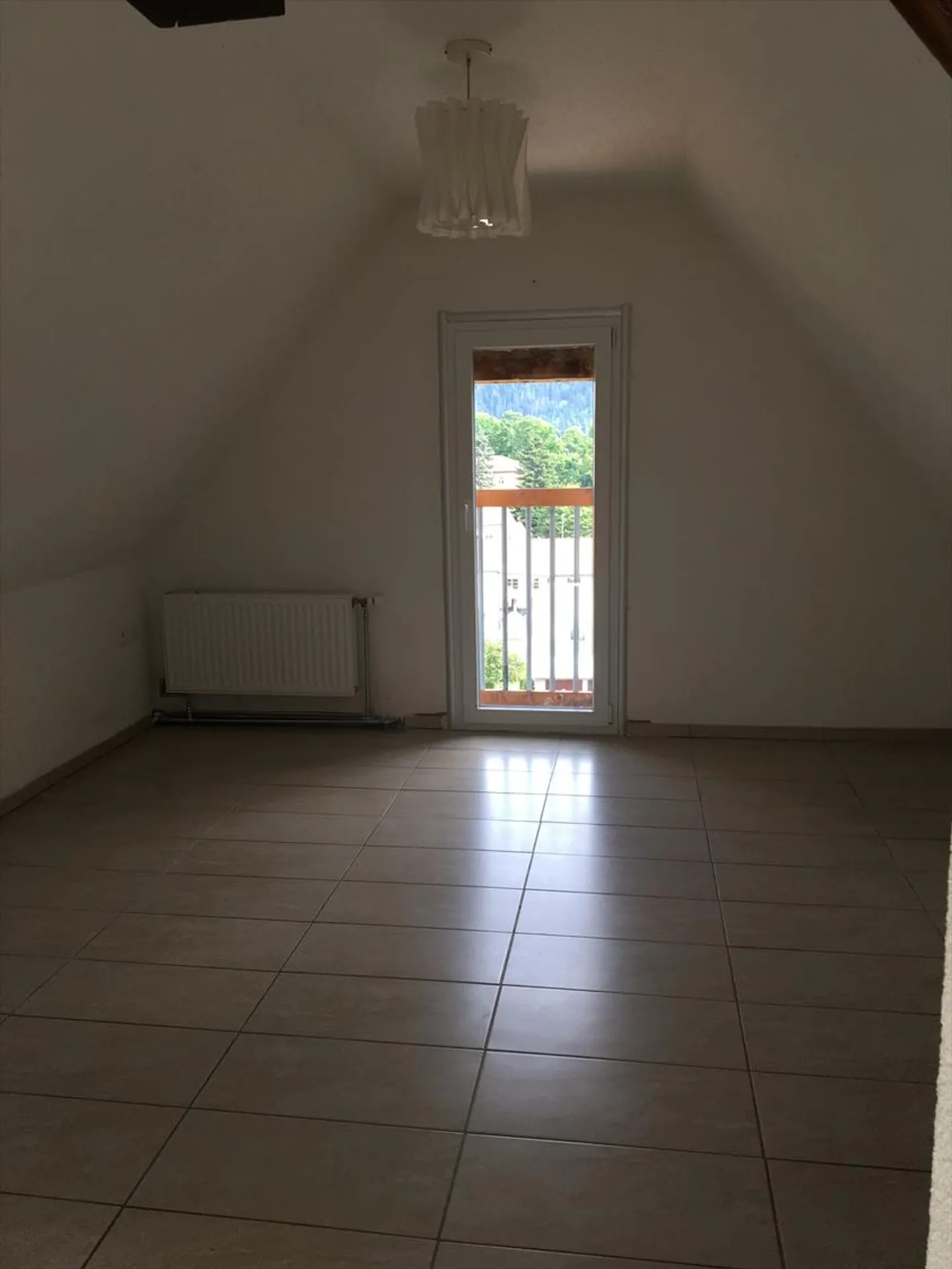 Casa con 6 stanze - Foto 3 di 10