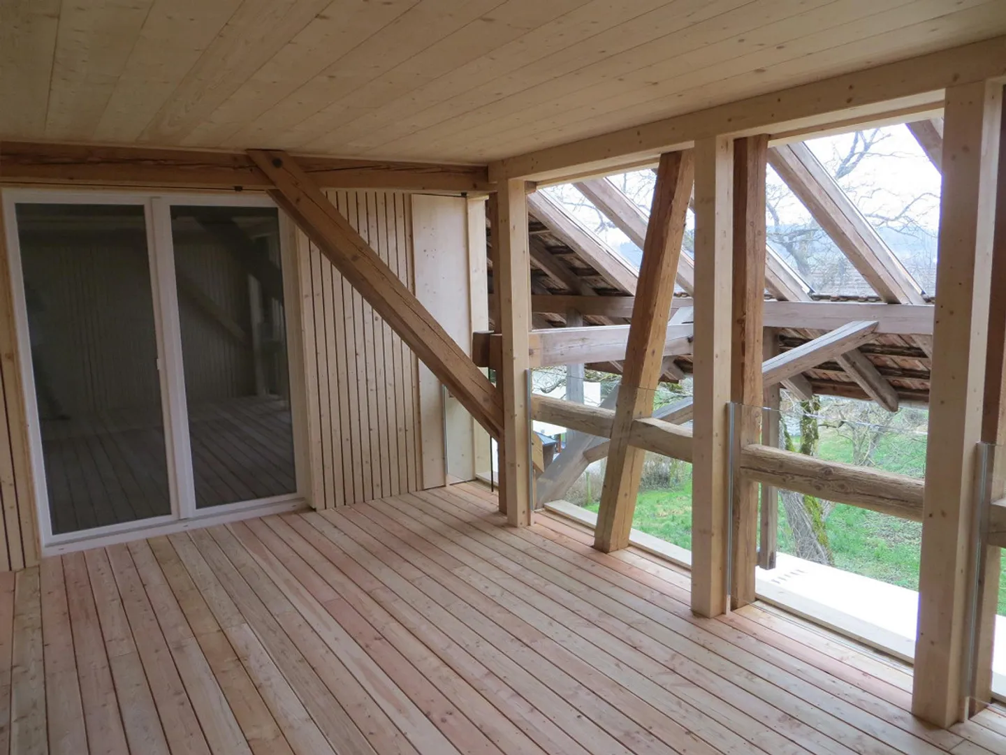 Spacious 4.5 Room Apartment with Charm - Photo 10 of 13