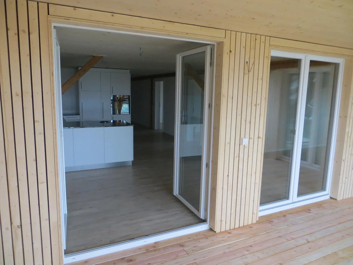 Spacious 4.5 Room Apartment with Charm - Photo 9 of 13