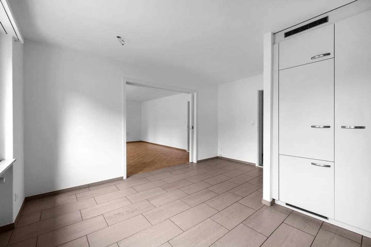 Geräumige Wohnung mit Balkon - Foto 2 von 11
