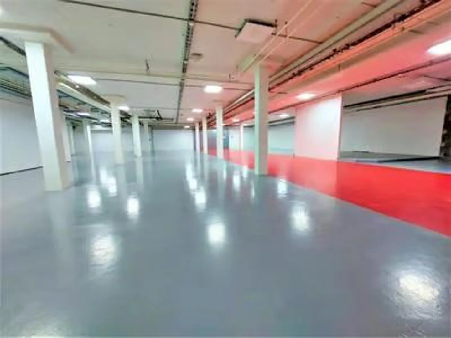 Versatile and Accessible Workshop and Storage Space in Burgdorf - Photo 2 of 8