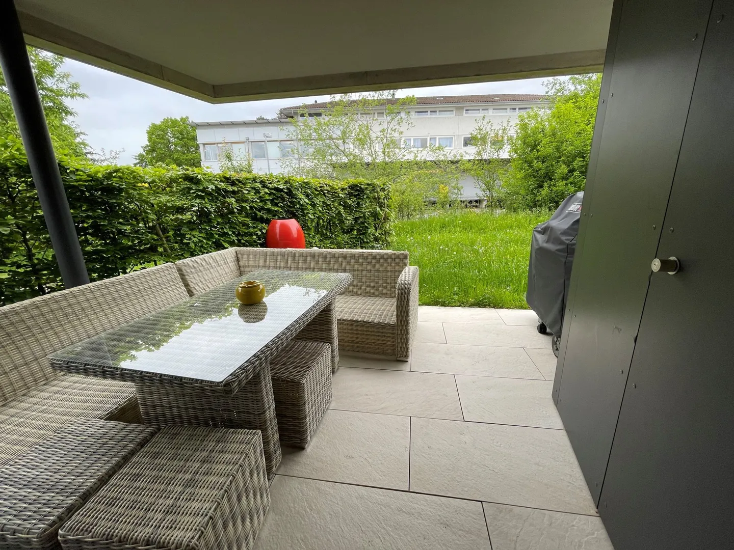 Moderno appartamento con un patio accogliente - Foto 7 di 8