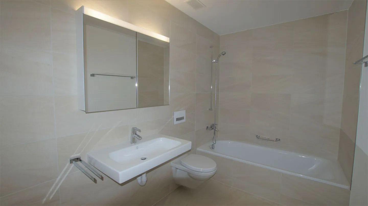 Moderno appartamento con un patio accogliente - Foto 5 di 8