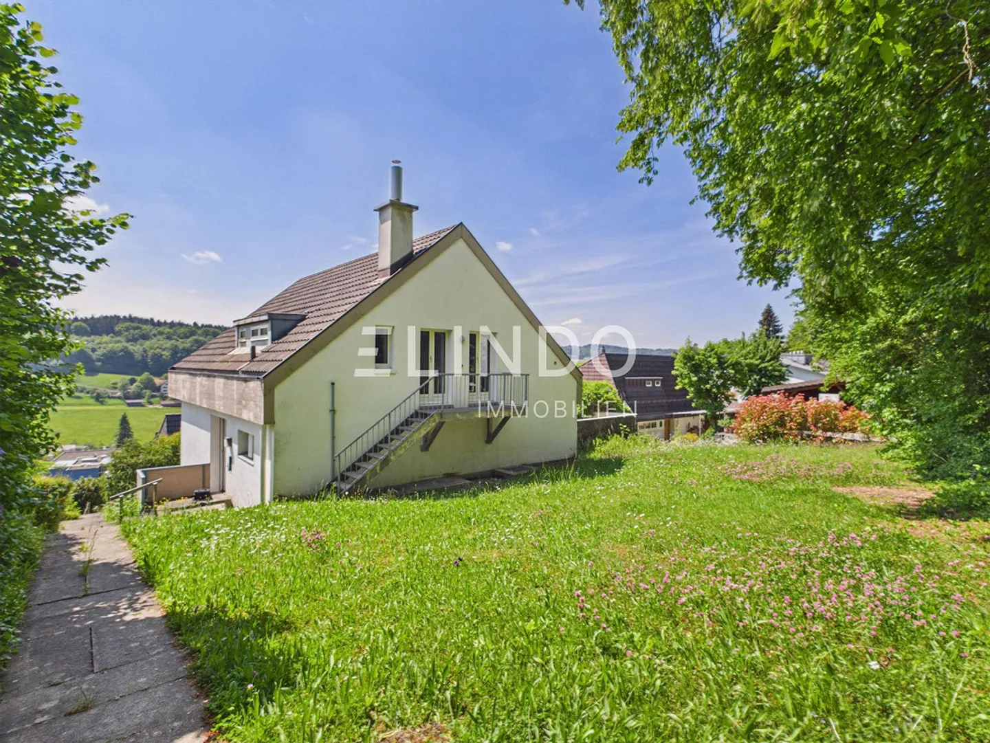 Vue & Soleil - Votre Maison de Rêve à Birmensdorf ZH - Photo 3 sur 11