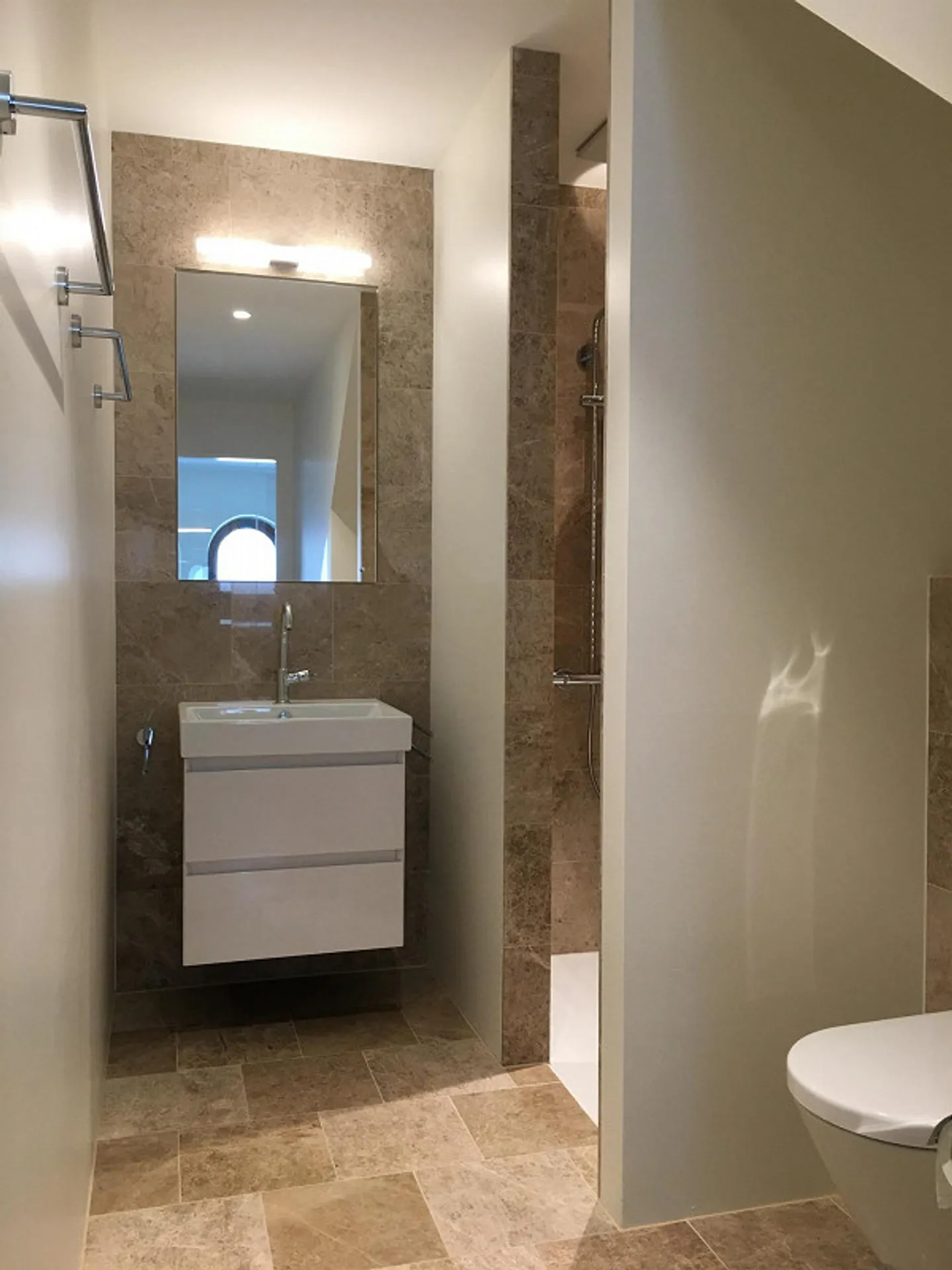 Bijou exclusif avec vue sur la verdure - Photo 10 sur 12