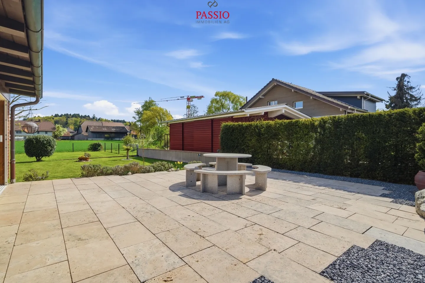 Vivere con stile in un'idilliaca giardino e arredamenti di alta qualità - Foto 43 di 64