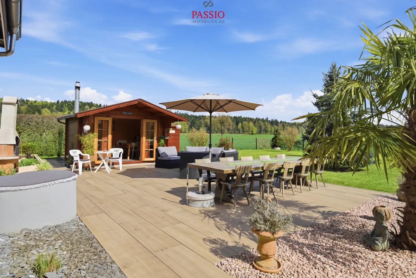 Vivere con stile in un'idilliaca giardino e arredamenti di alta qualità - Foto 52 di 64