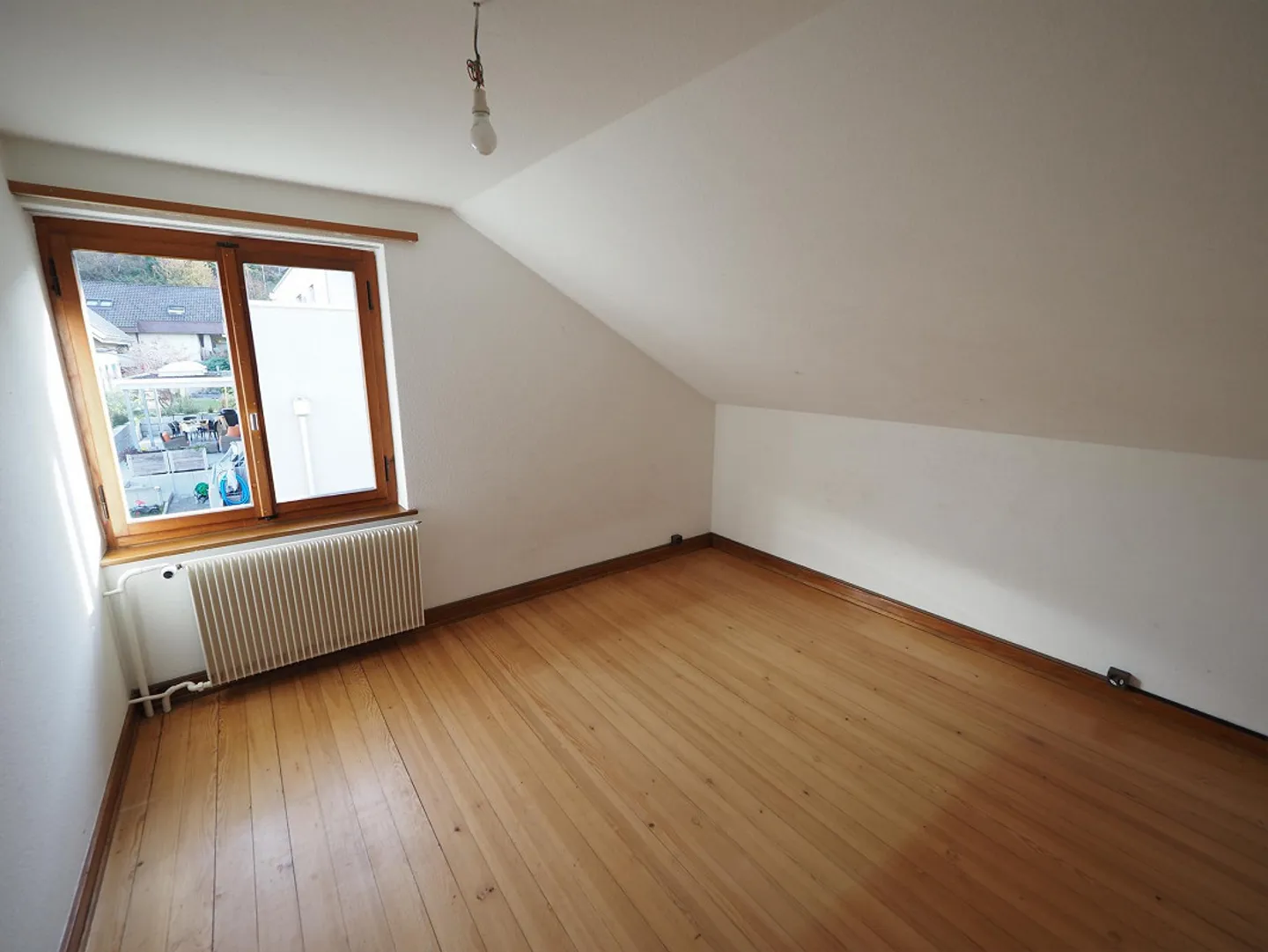 Casa unifamiliare di 5,5 stanze con grande potenziale di sviluppo - Foto 8 di 15