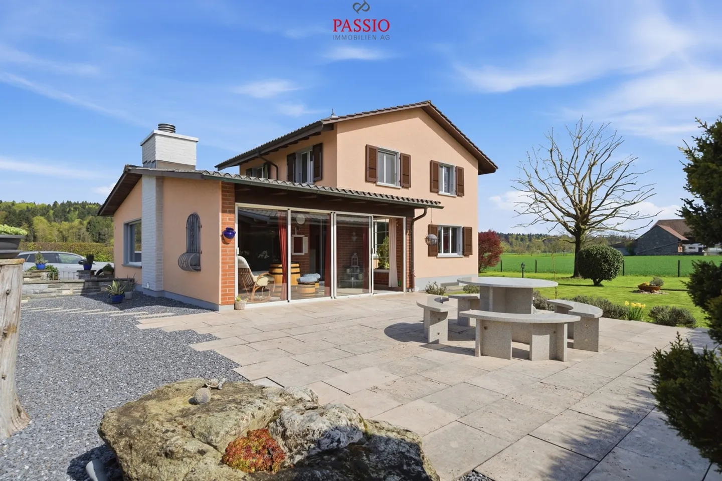 Vivere con stile in un'idilliaca giardino e arredamenti di alta qualità - Foto 40 di 64