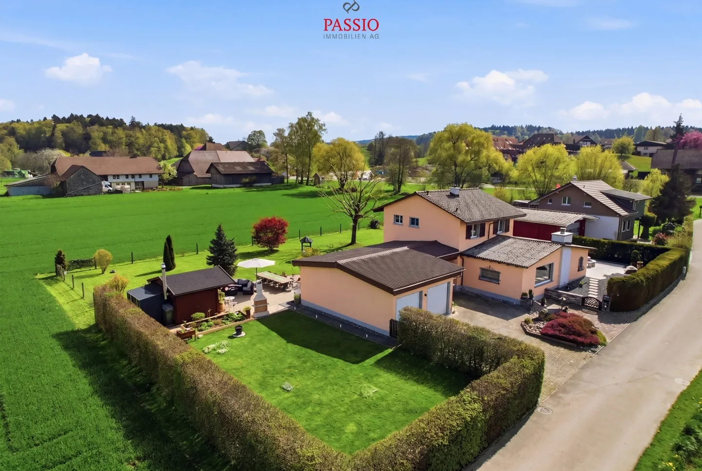 Vivere con stile in un'idilliaca giardino e arredamenti di alta qualità - Foto 62 di 64