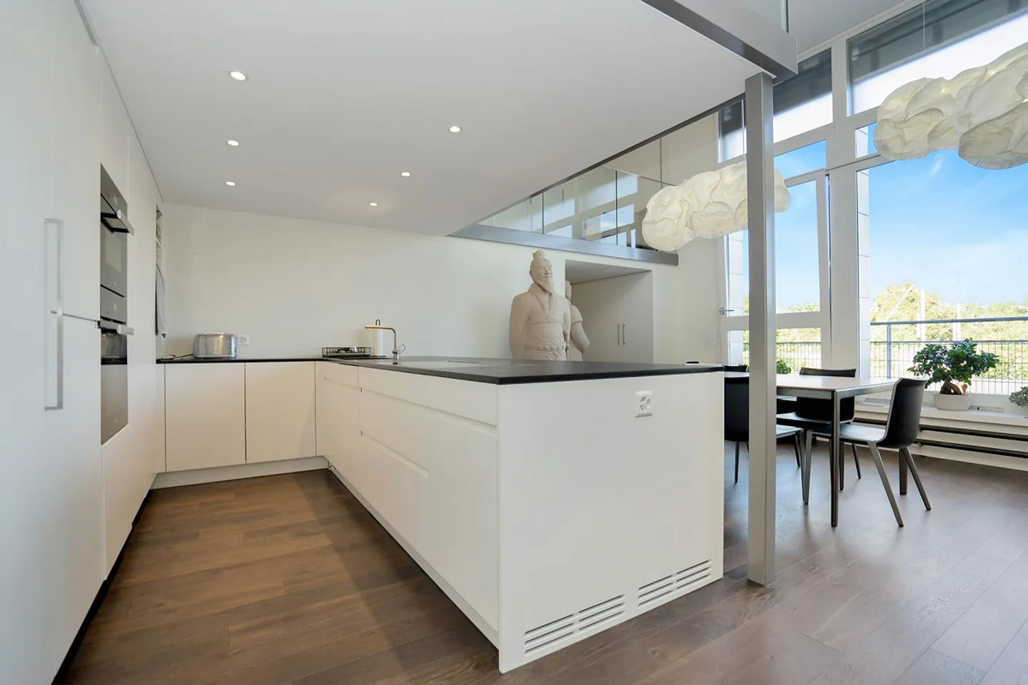 Appartement en duplex exclusif de 6 pièces avec vue panoramique à Schönbühl - Photo 2 sur 30