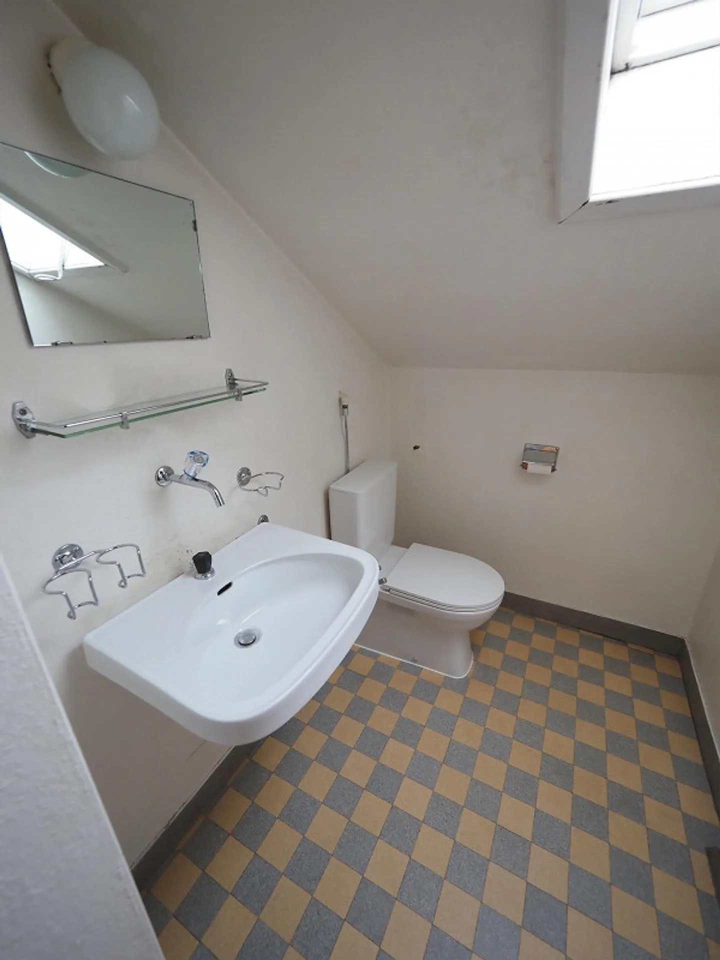 Casa unifamiliare di 5,5 stanze con grande potenziale di sviluppo - Foto 12 di 15