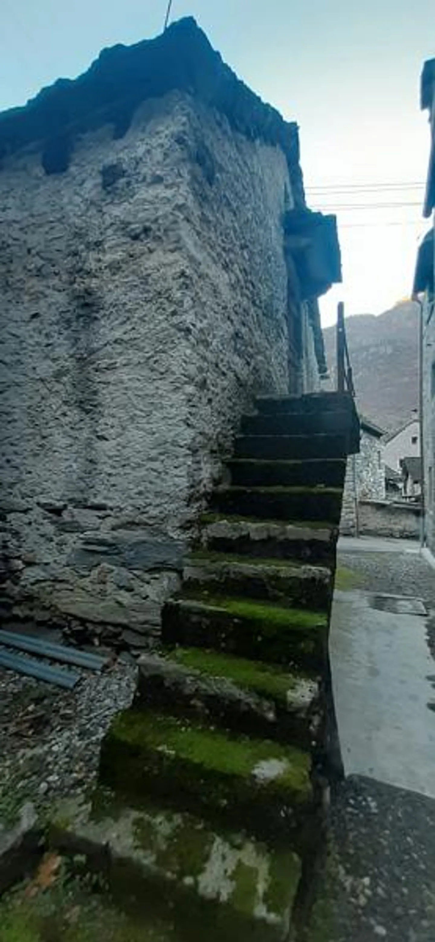 RUSTIC TO RENOVATE - Photo 3 of 5