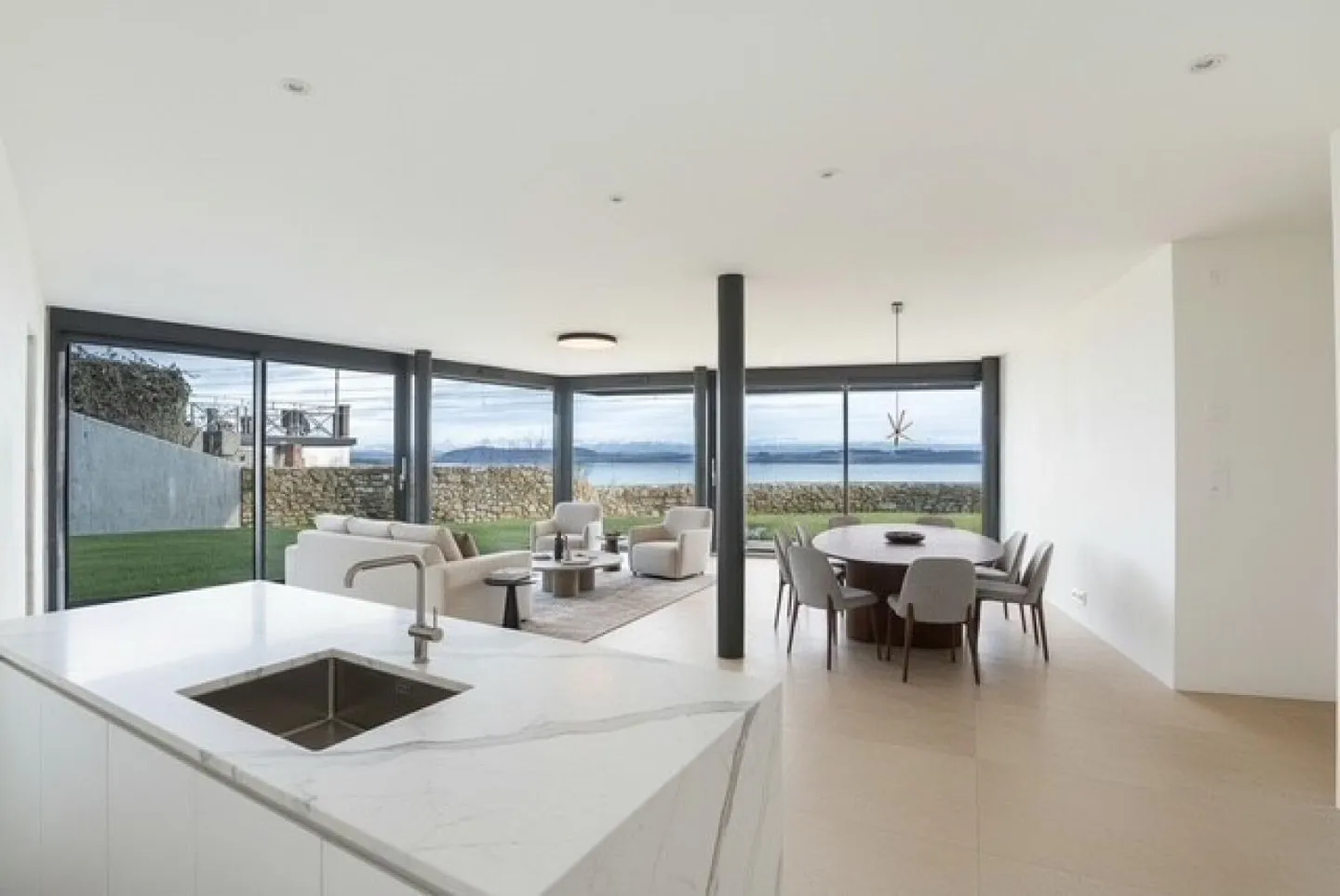 Appartement Splendide avec Jardin - Photo 2 sur 8