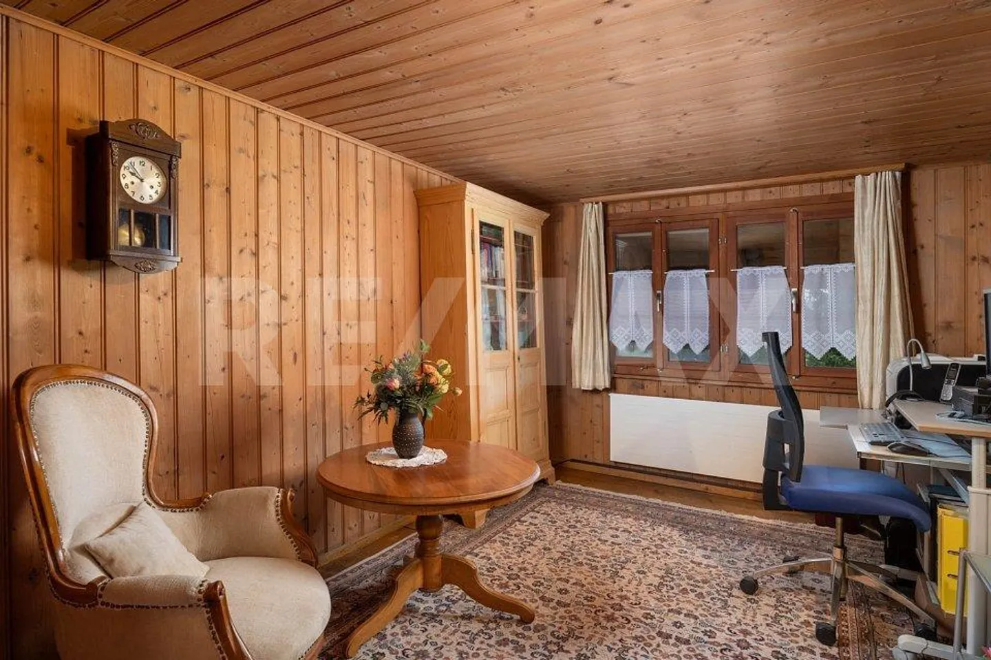 Spacious, with expandable barn and generous, sunny garden - Photo 10 of 13