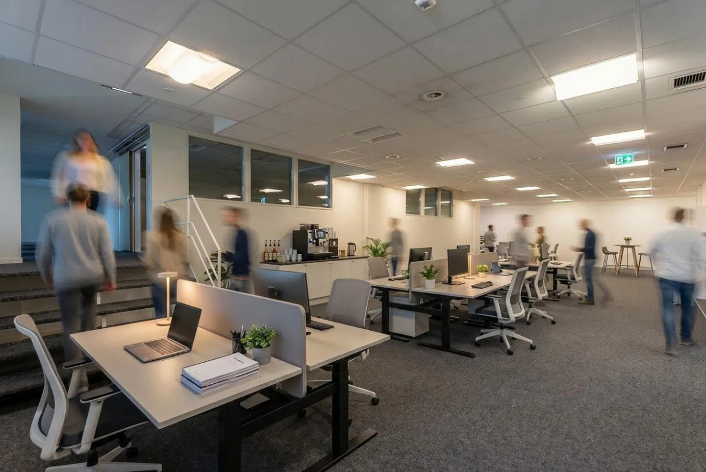 Diverse office spaces for rent from 750 m² - Photo 3 of 9