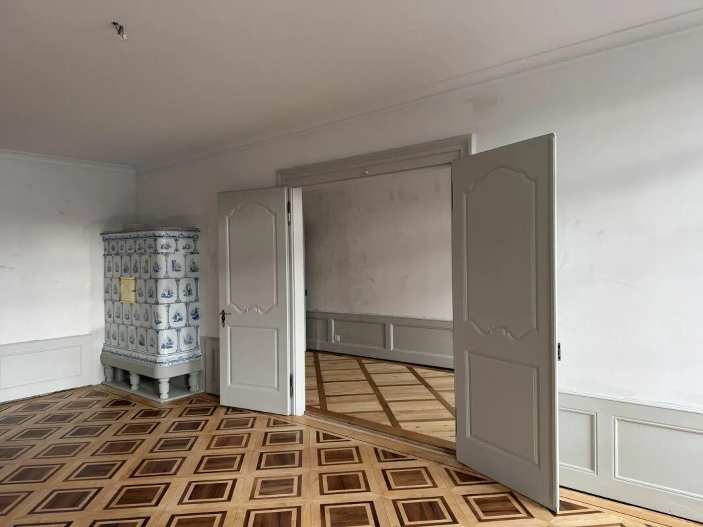 Newly renovated. Charming historic. Modern in everyday life. - Photo 2 of 13