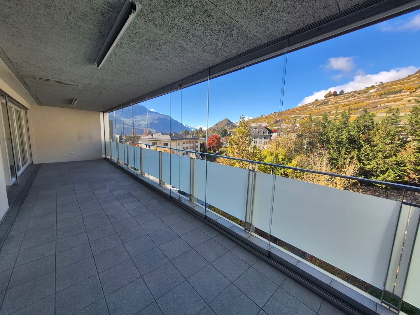 SION - WUNDERSCHÖNE 3,5-ZIMMER-OBJEKT DER OBERKLASSE - Foto 2 von 13