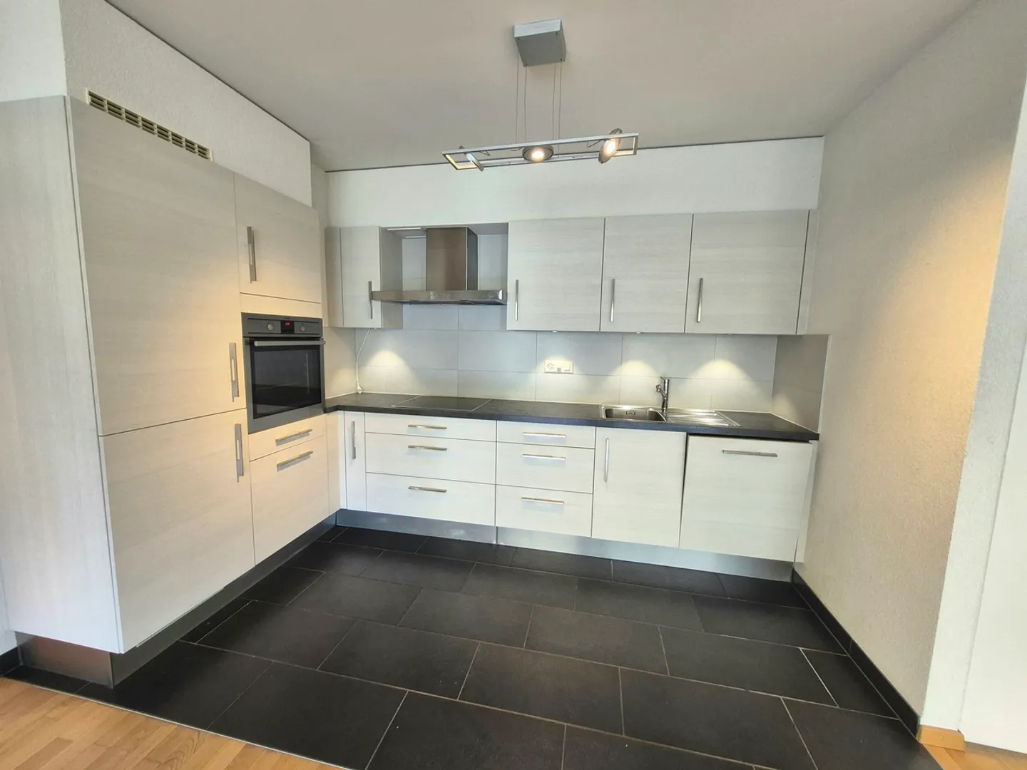 SION - WUNDERSCHÖNE 3,5-ZIMMER-OBJEKT DER OBERKLASSE - Foto 4 von 13