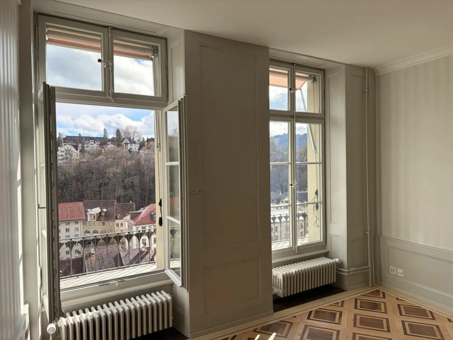 Newly renovated. Charming historic. Modern in everyday life. - Photo 4 of 13