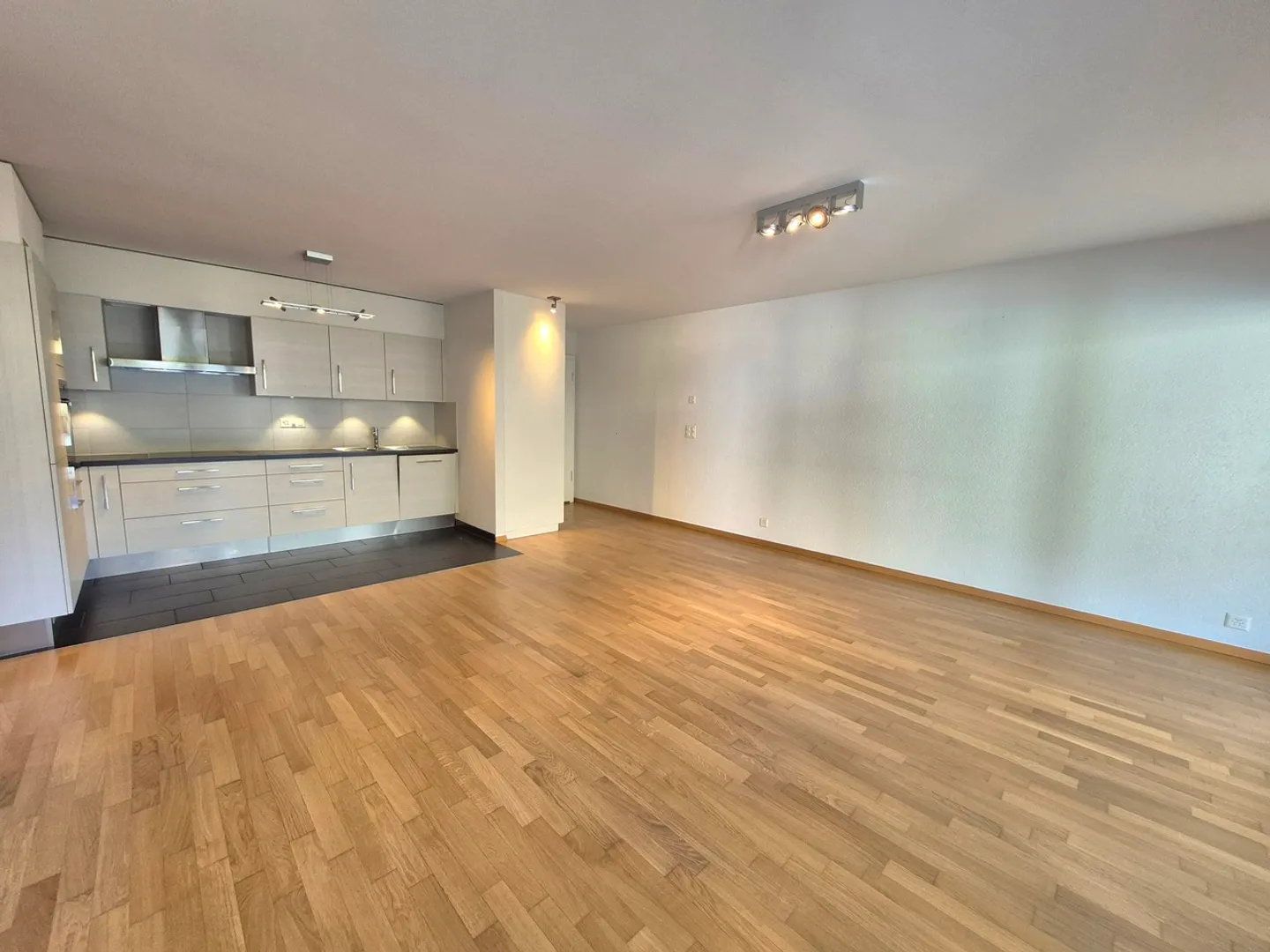 SION - WUNDERSCHÖNE 3,5-ZIMMER-OBJEKT DER OBERKLASSE - Foto 8 von 13