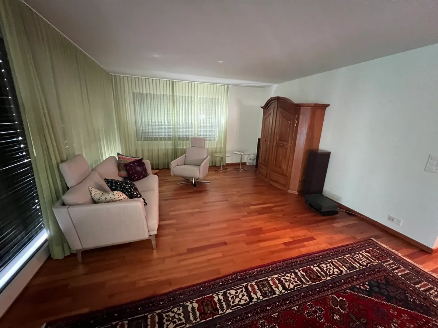 Vivere moderno in una zona residenziale tranquilla ad Arlesheim - Foto 3 di 10