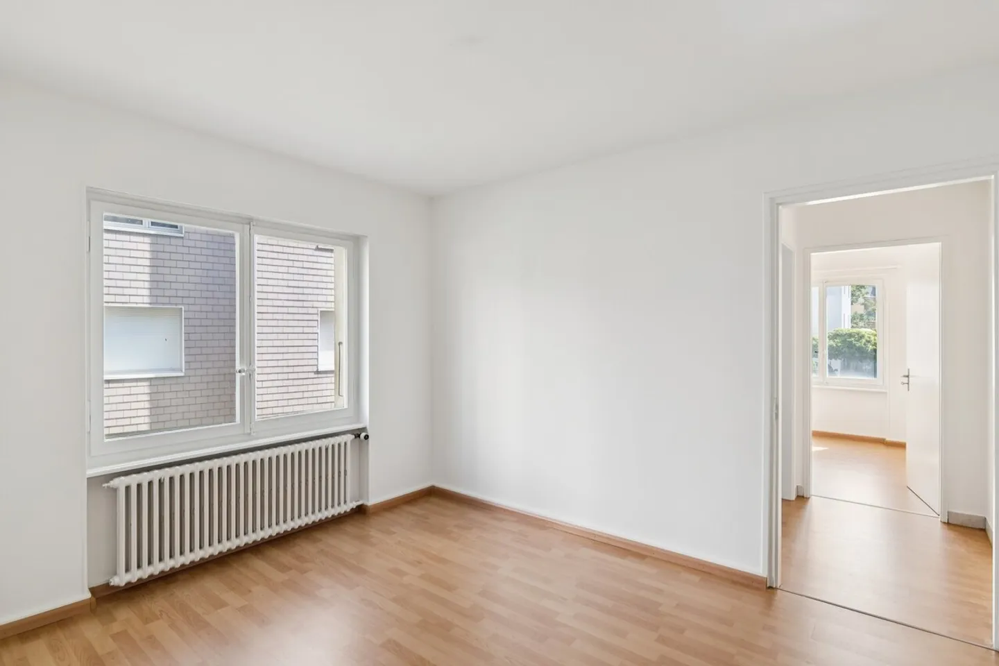 Appartement Rénové dans Quartier Calme - Photo 3 sur 10