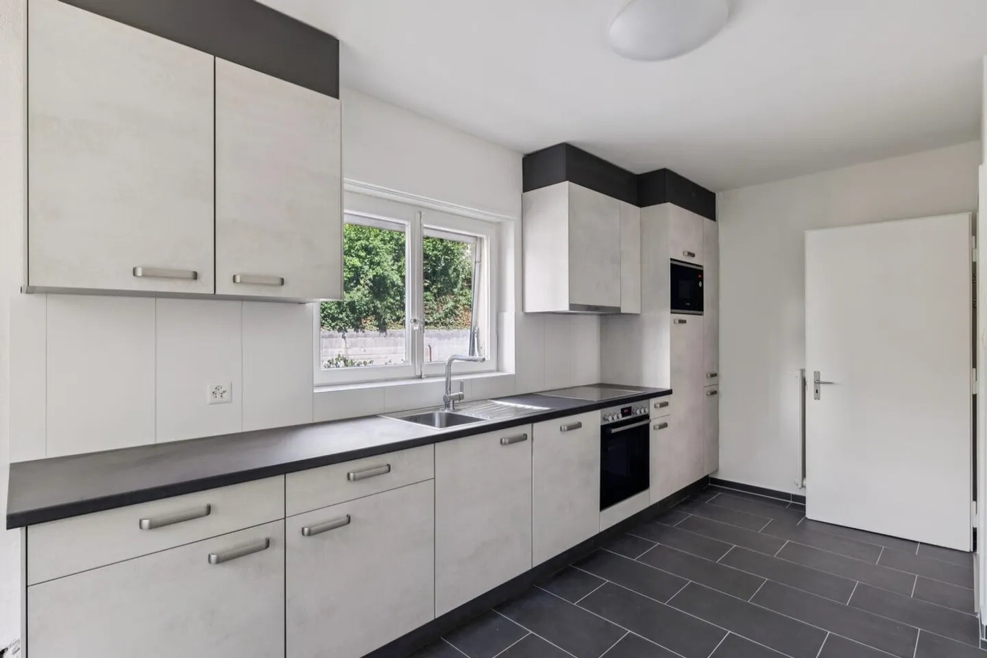 Appartement Rénové dans Quartier Calme - Photo 4 sur 10