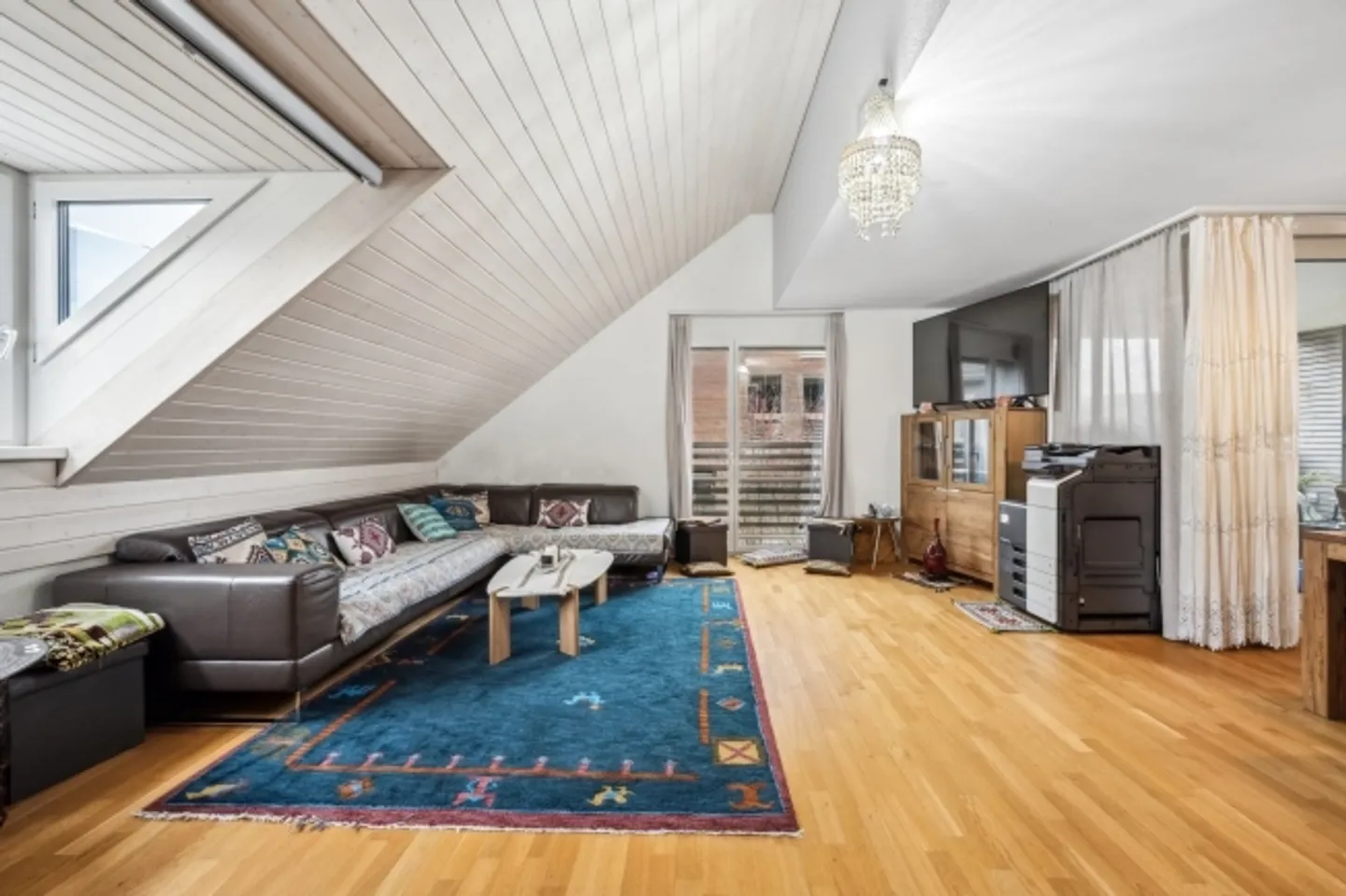 Light-Filled 4.5-Room Duplex Apartment - Photo 7 of 13