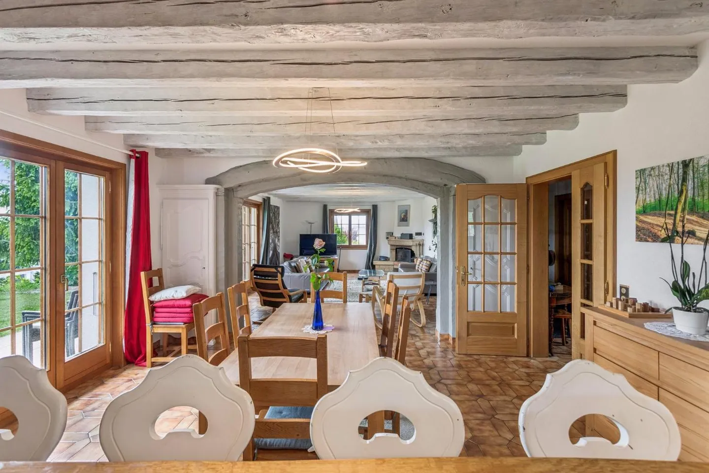 Tombez sous le charme de cette maison unique à Ursy - Photo 3 sur 8