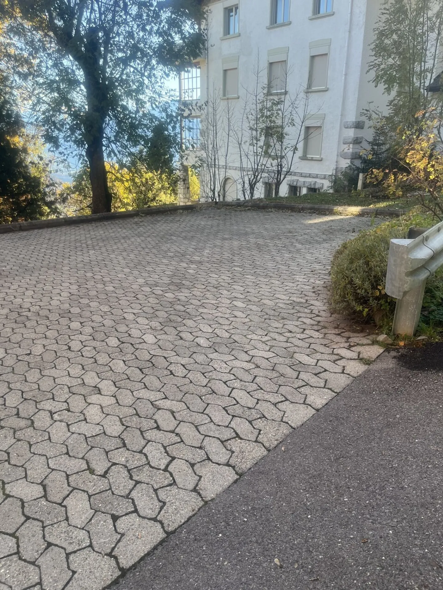 Superb 4.5 rooms with balcony terrace and unobstructed view - Photo 12 of 12