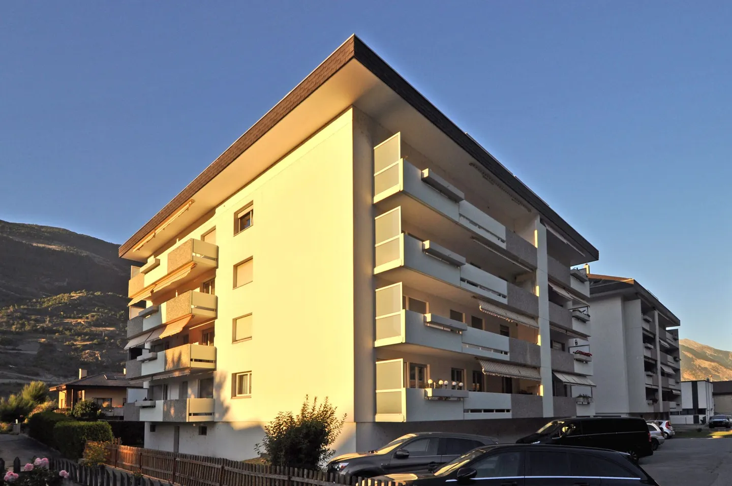 Appartement sous les combles de 4,5 pièces avec espace de rangement - Photo 1 sur 1