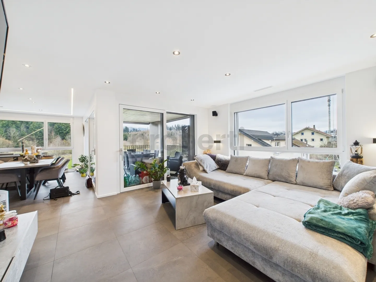 Modern 3.5-room apartment with balcony in La Tour-de-Trême (F... - Photo 2 of 11