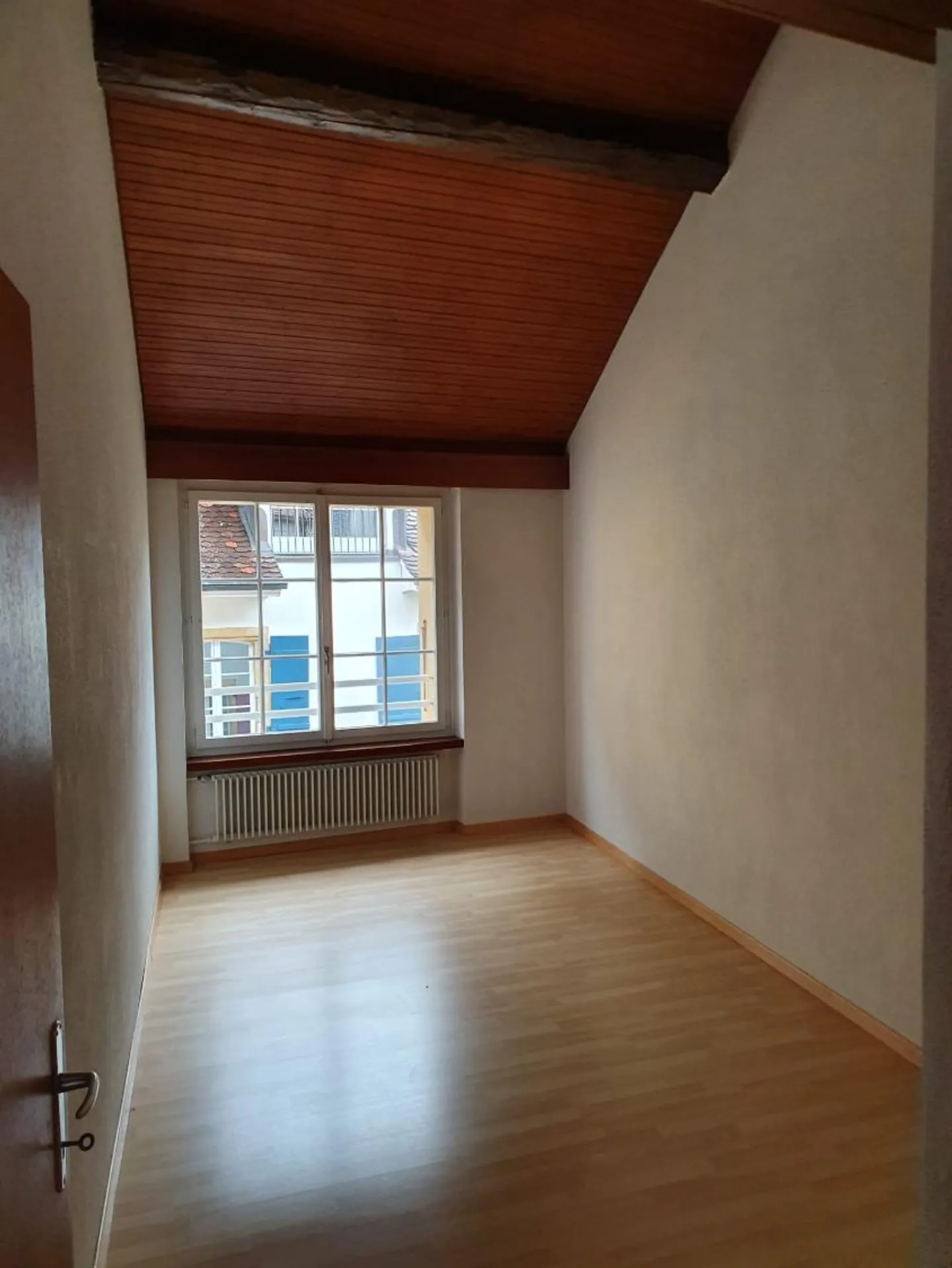 Appartamento con 4.5 stanze in mansarda - Foto 4 di 11