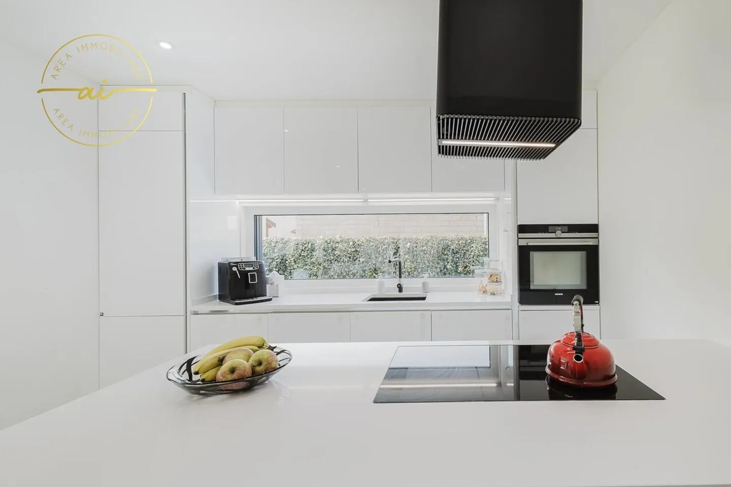 MODERN SINGLE-FAMILY VILLA WITH GARDEN - Photo 6 of 13