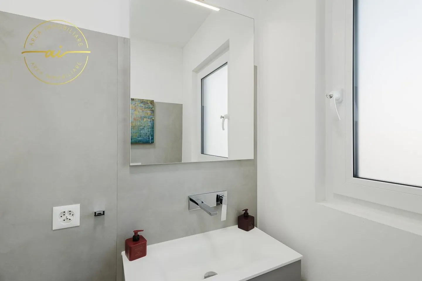 MODERN SINGLE-FAMILY VILLA WITH GARDEN - Photo 8 of 13