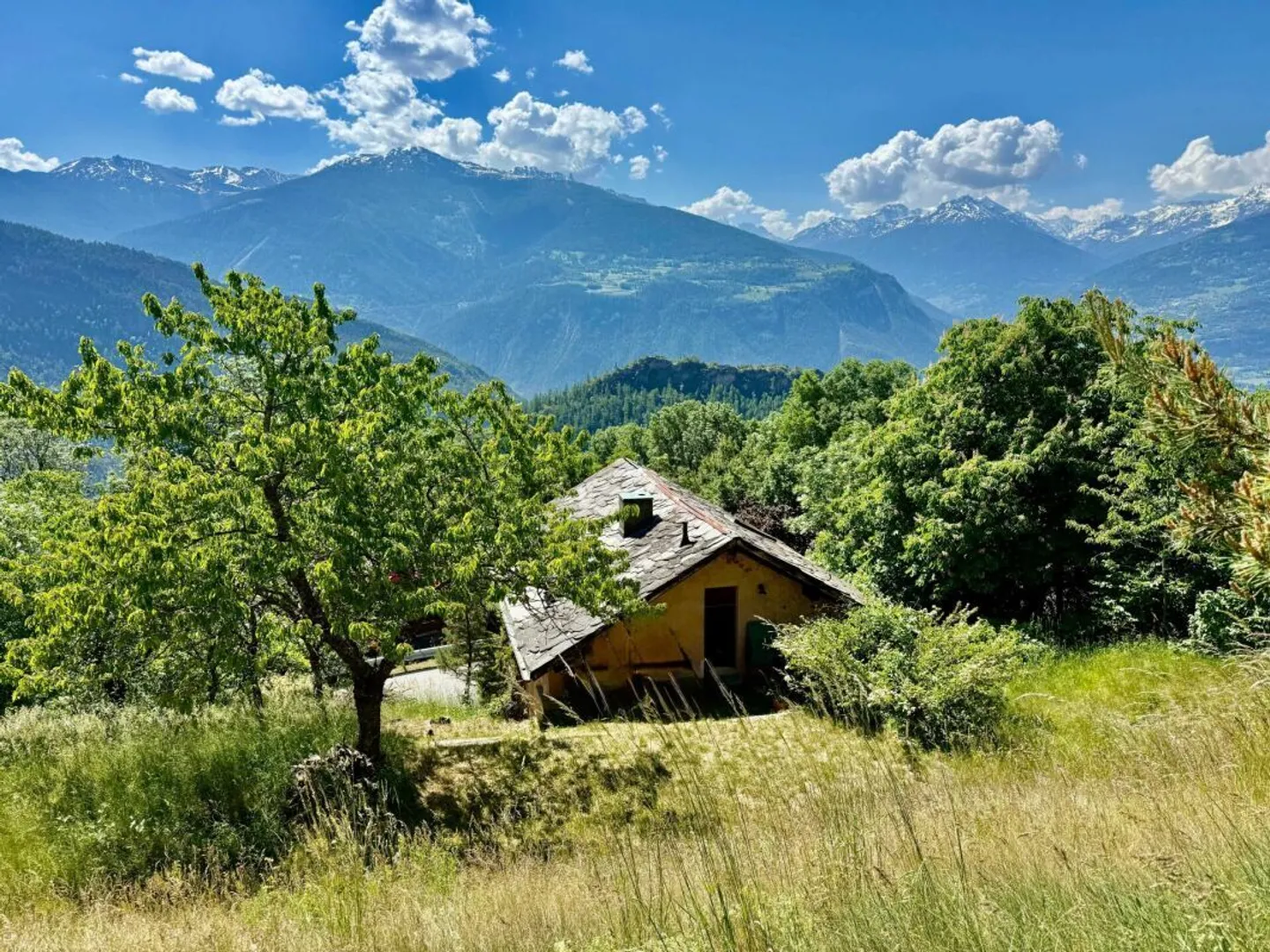 Charmantes Haus mit Baugrundstück - Foto 1 von 14
